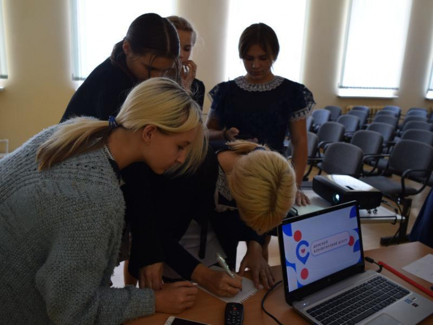 "Уроки доброты» провели для студентов и школьников Морозовского района