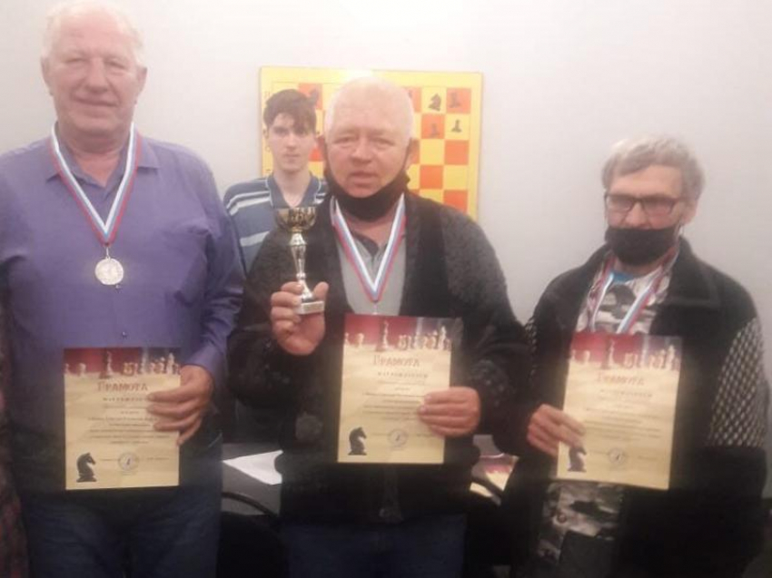 Морозовчане проявили себя на областном турнире по быстрым шахматам в Ростове-на-Дону