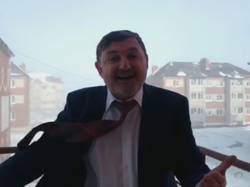 Душевное видео-поздравление приготовил для прекрасной половины Морозовского района бывший директор РДК 