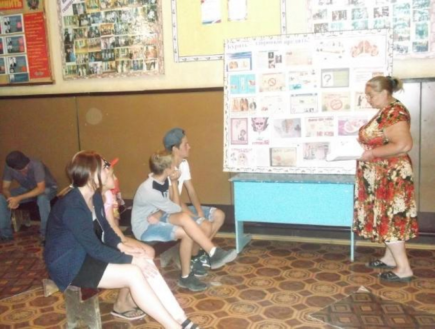 Лекцию на тему «Курить - здоровью вредить» провели для подростков в Старопетровском сельском клубе