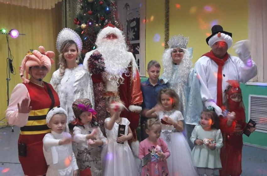 Чреда веселых зимних праздников в Морозовске завершится 10 марта