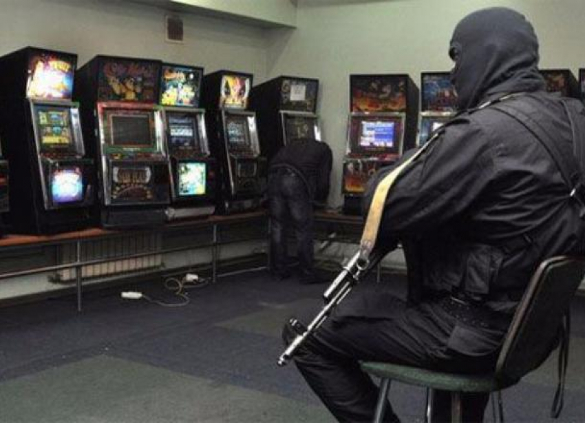 Пятилетние поиски хозяина 16 игровых автоматов в Морозовске оказались тщетными 