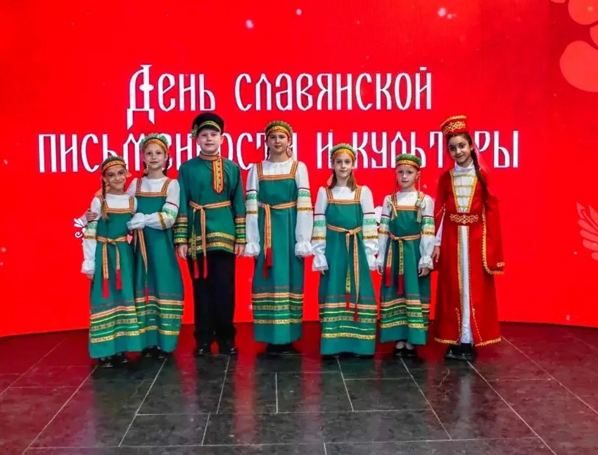 Юные звёзды Морозовского района покорили большую сцену