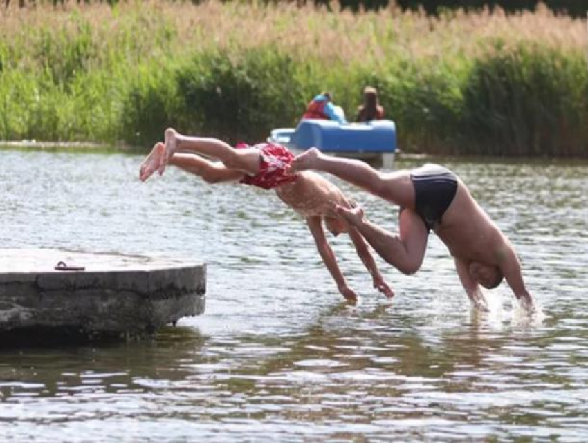Спасатели Ростовской области напомнили о правилах безопасного отдыха на воде