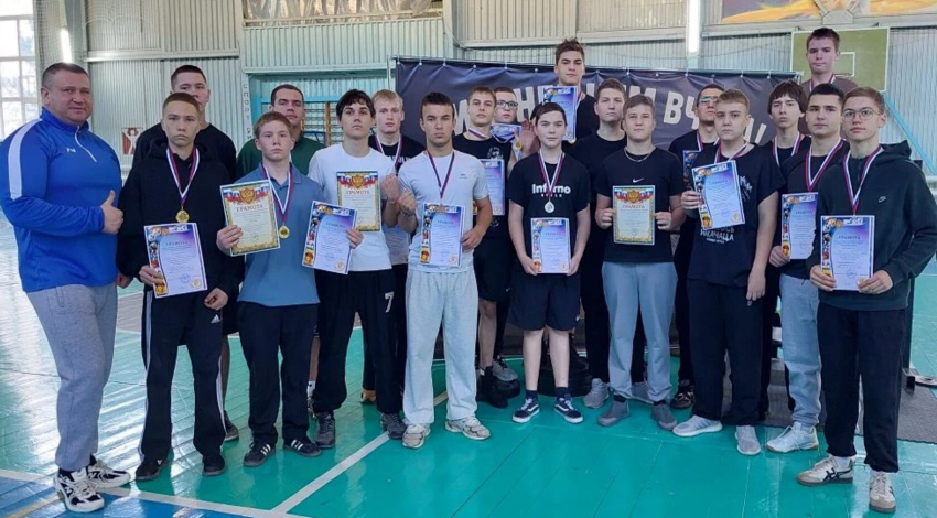 Штанги гремели по-настоящему: Морозовский район взорвался силой и азартом