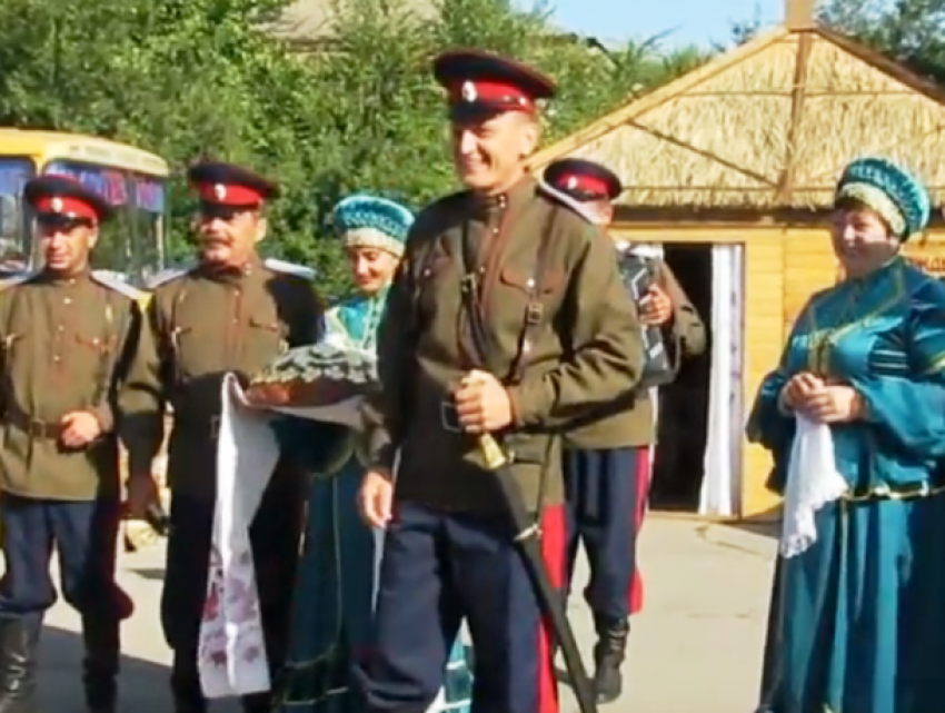 Появились видео праздника в честь 80-летия Ростовской области в Морозовске