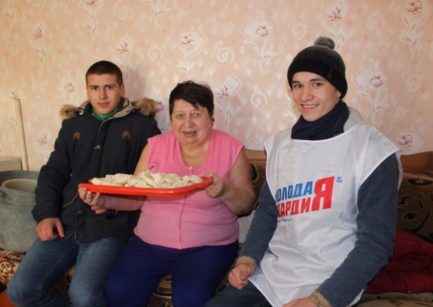 "Молодая Гвардия» Морозовска провела в феврале ряд благотворительных акций
