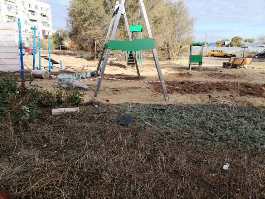 Подрядчик сорвал сроки поставки оборудования для установки новой детской площадки
