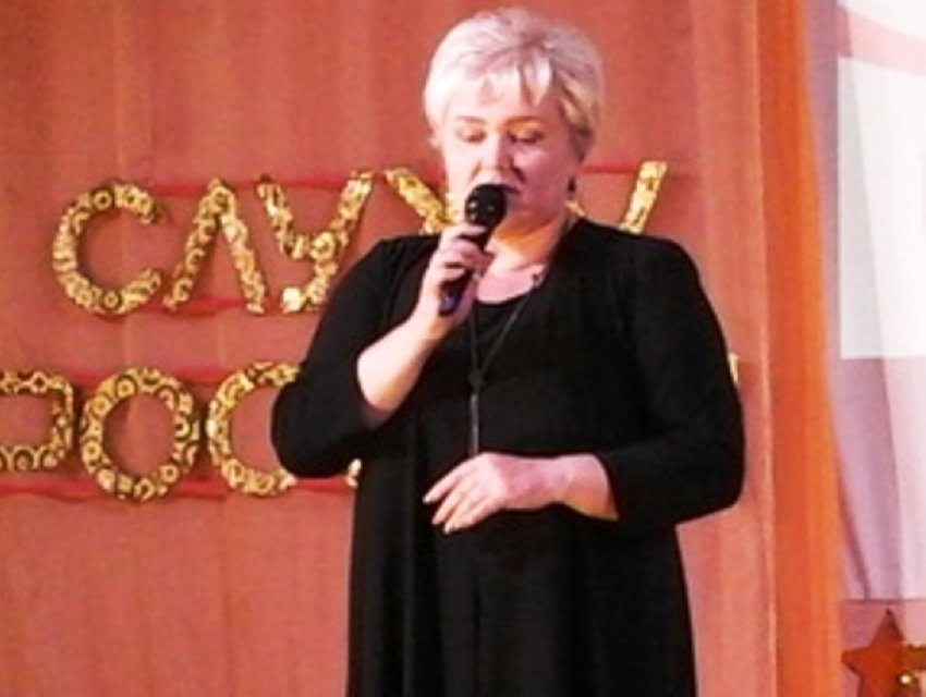 Марина Ефимова спела «Военный вальс» в видеоролике Дома офицеров в Морозовске