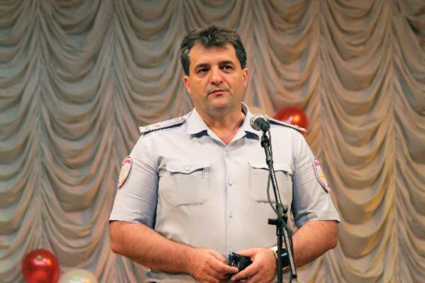Сердечное поздравление сотрудников ГИБДД от начальника полиции в Морозовске попало на видео