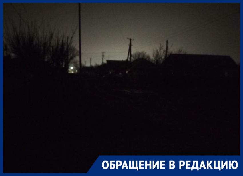 «Кромешная тьма на Калинина»: жители пожаловались на неработающие фонари 