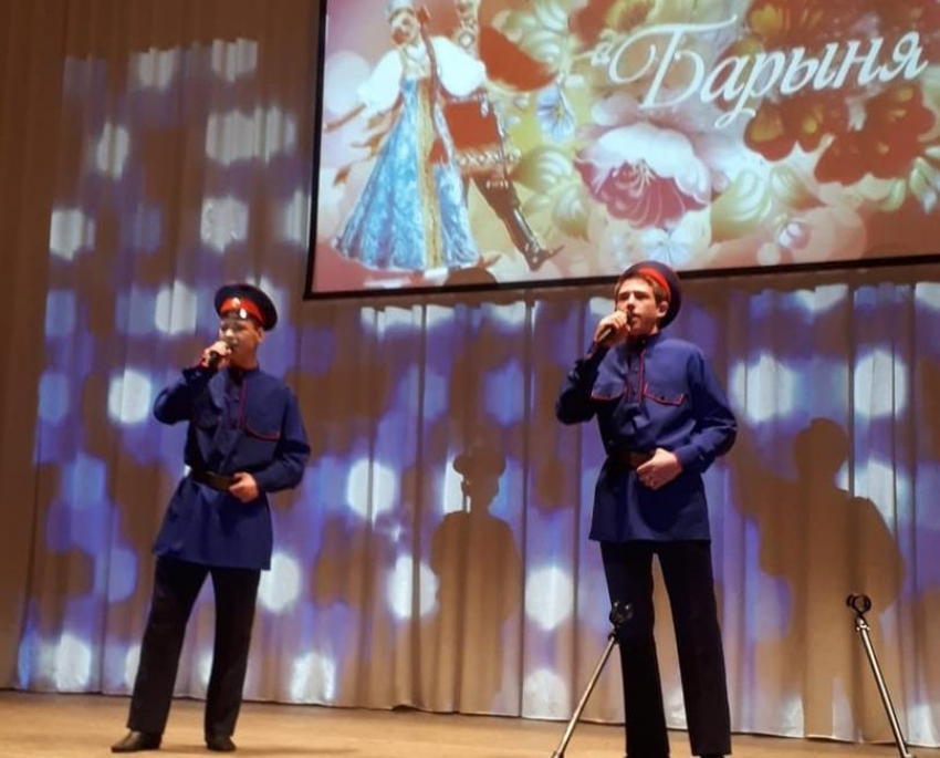 Студенты из Морозовска выступили в VI областном фестивале искусств русской культуры «Барыня» 