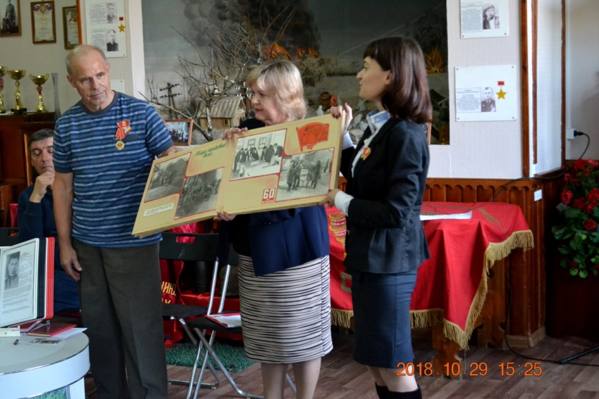 100-летие комсомола в Морозовске отметили душевной встречей поколений