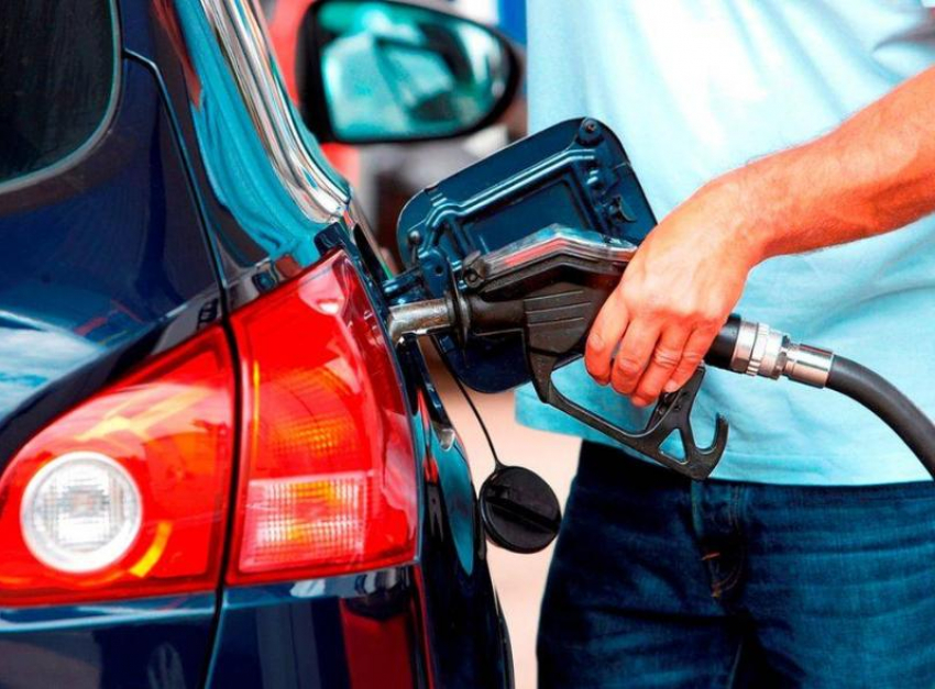 Цены на топливо в Ростовской области продолжают расти