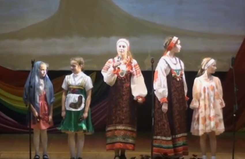 Видео выступления лицея на фестивале национальных культур в Морозовске появилось в Сети