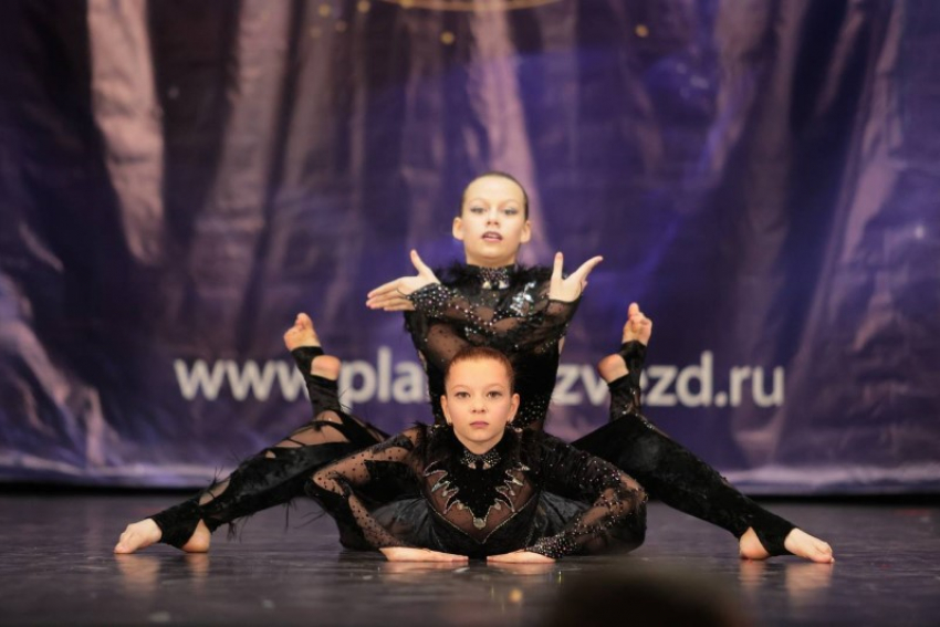 10 кубков, 76 медалей и Гран-при получил танцевальный коллектив «АурикА» из Морозовска