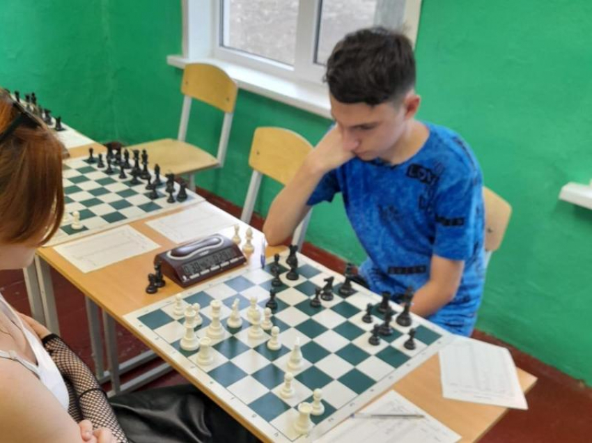 Юные шахматисты из Морозовска достойно представили район на областном первенстве по шахматам в Тарасовском районе