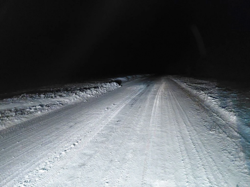 Власти опровергают «снежный коллапс» на трассе под Морозовском