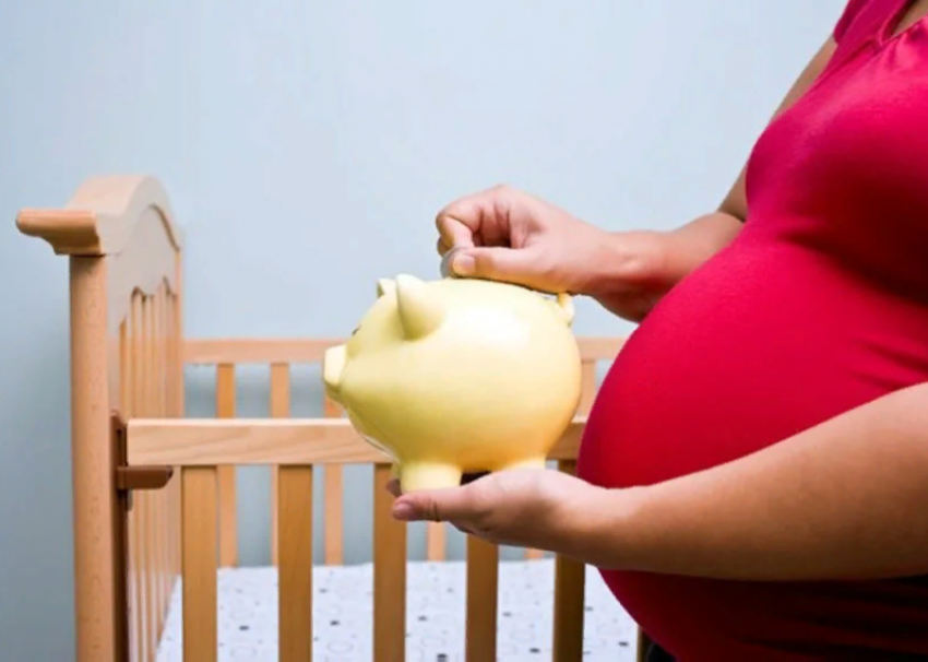Все о новых выплатах беременным женщинам рассказали в отделении ПФР Ростовской области