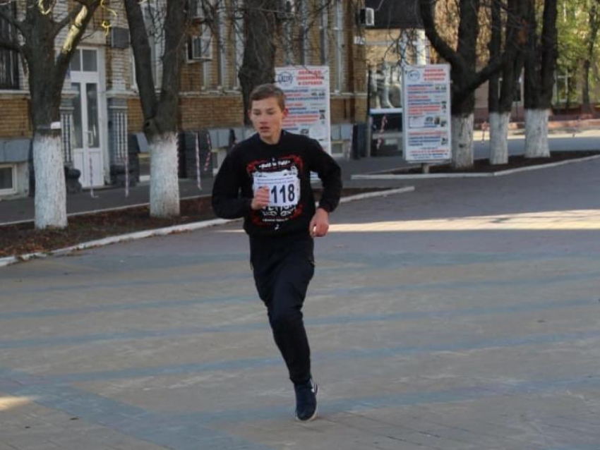 Спортсмены Морозовска завоевали «серебро» большого легкоатлетического пробега в Шахтах