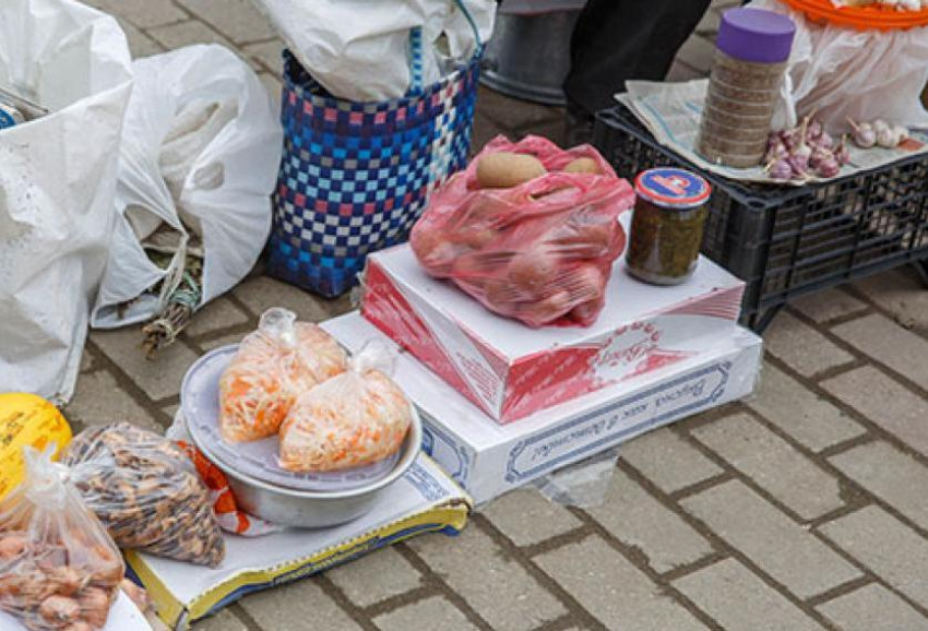 От 3 тысяч рублей и больше: штраф на торговлю на лестнице возле переезда могут выписать морозовчанам