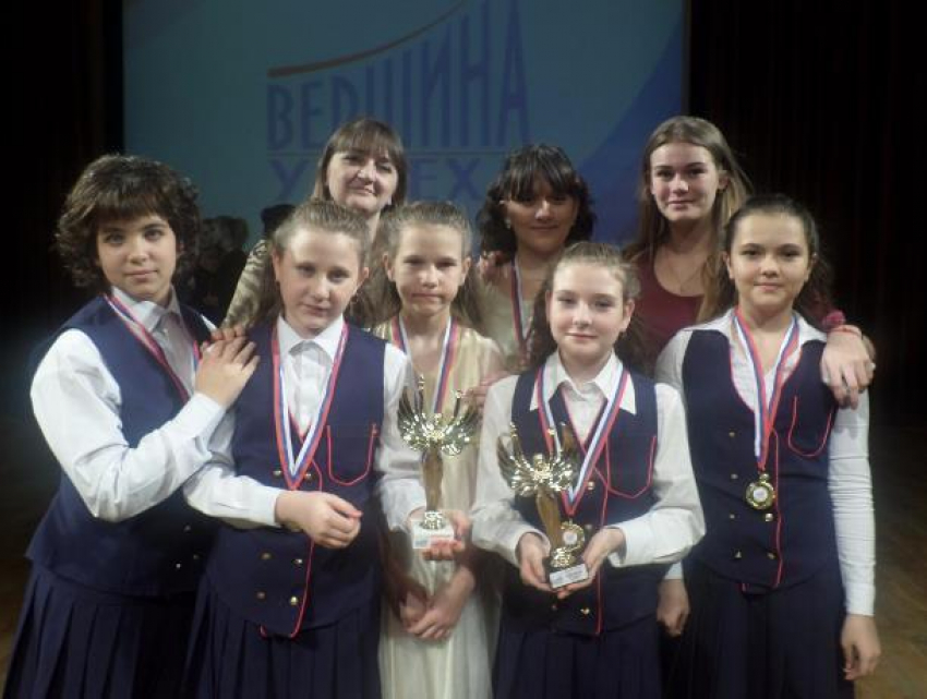 Талантливые артисты школы №6 Морозовска попали на «Вершину успеха» 