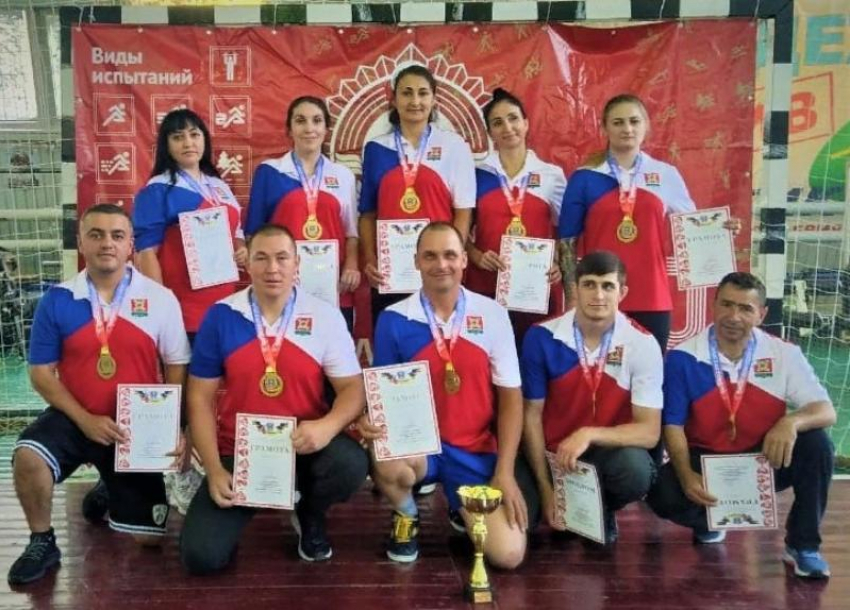 Обладателем кубка победителя зонального этапа областного фестиваля «Готов к труду и обороне» стала команда Морозовского района