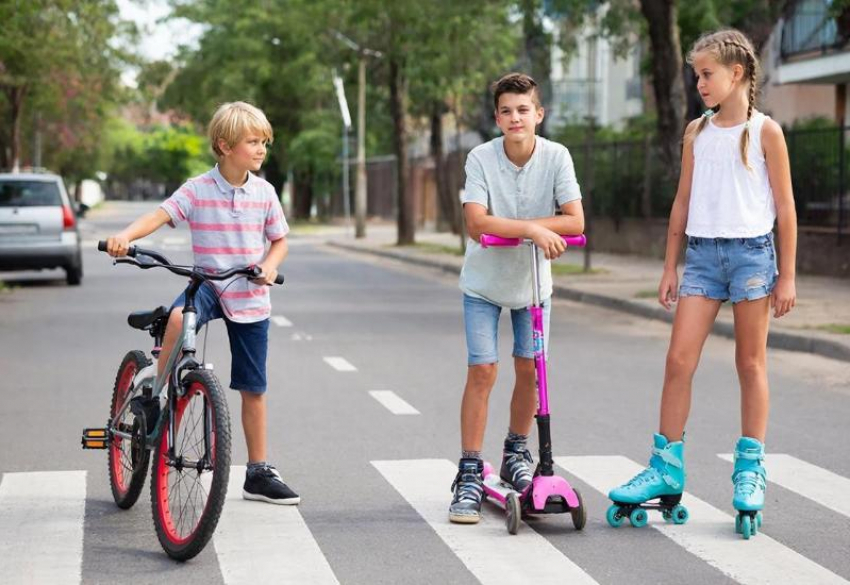 Самокаты под прицелом: в Морозовском районе начались проверки на дорогах и в парках