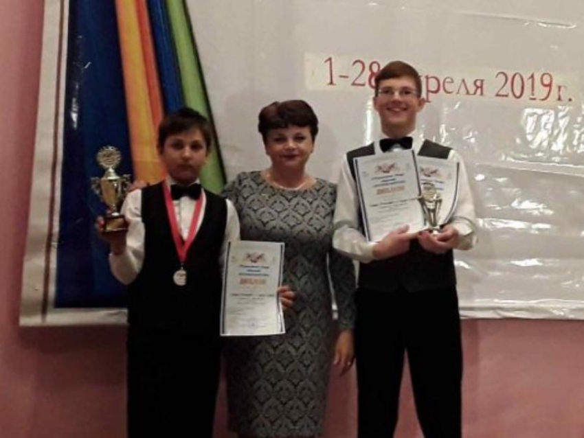 Гран-при по двум номинациям: морозовчанин стал победителем конкурса «Весенняя фантазия» в Зверево