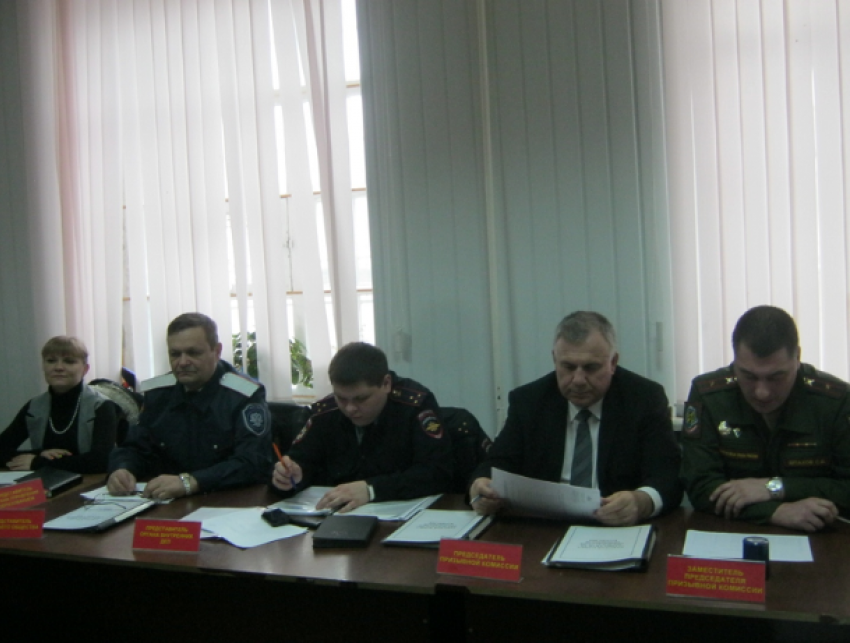 Призывная комиссия Морозовского района начала свою работу