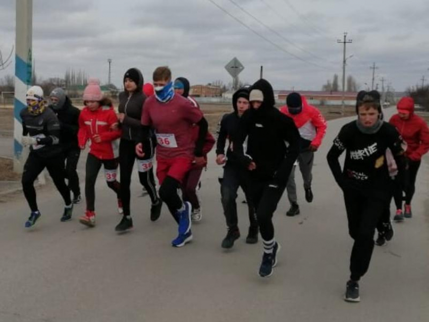 Около 130 человек вышли на старт традиционного весеннего легкоатлетического пробега «Любви и здоровья» в Морозовске