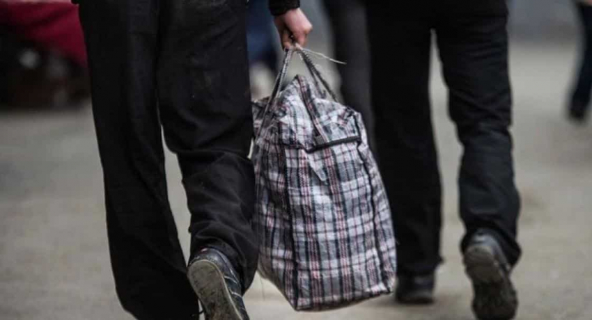 Морозовчан попросили обращать внимание на подозрительных людей на улице и бесхозные сумки и автомобили