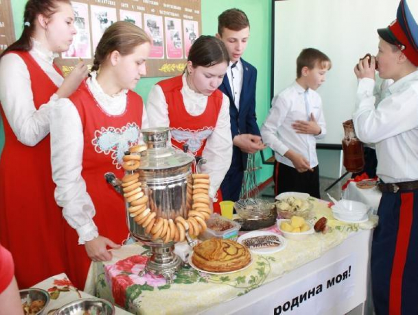 Дегустацией национальных блюд и «хороводом дружбы» отпраздновали Международный день толерантности в хуторе Вербочки