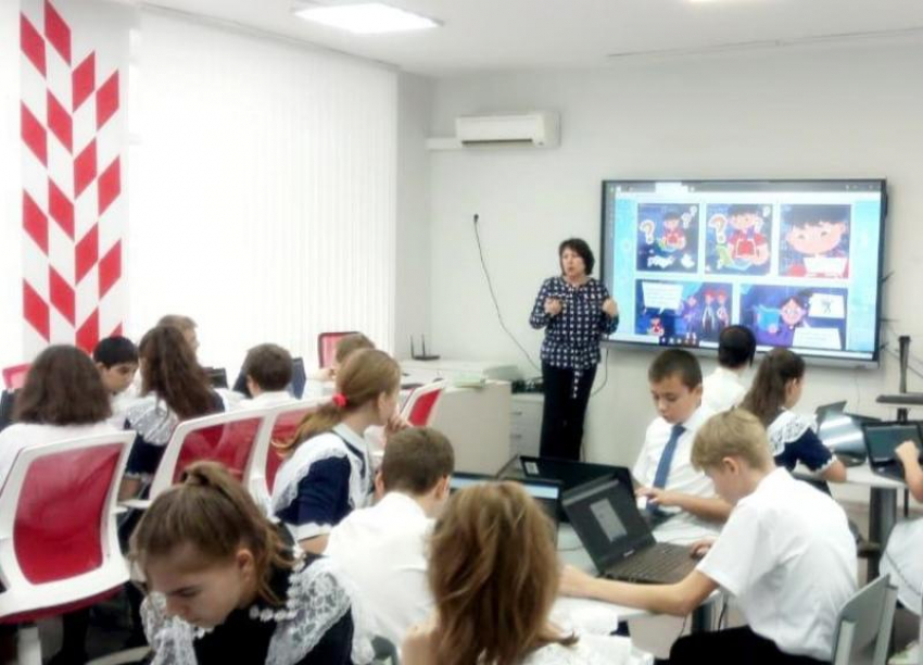 Ученикам в морозовской школе №4 рассказали об искусственном интеллекте и познакомили с понятием стартапа