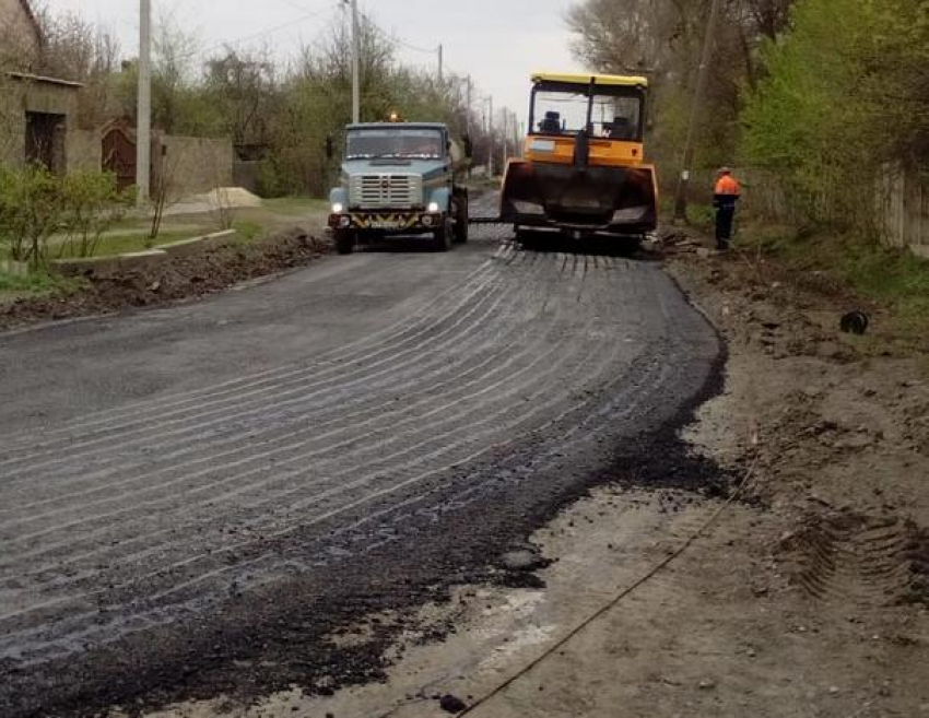 В майские праздники в Морозовске отремонтируют участки улицы Тельмана и переулка Островского
