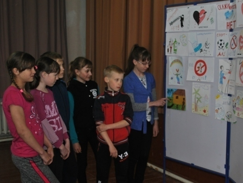 Письмо в редакцию: Дети в Вишневке нарисовали рисунки «Я против наркотиков!»