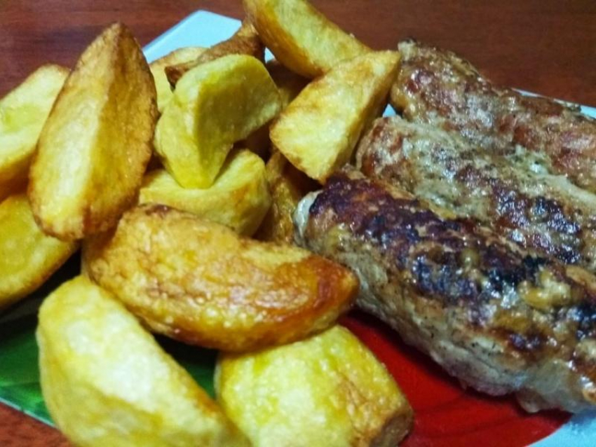 Что приготовить на новогодний стол: корреспондент «Блокнот Морозовск» предложила рецепт мясных «пальчиков» с сыром 