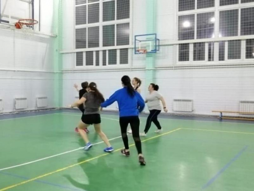 Победу на соревнованиях по стритболу в Морозовске одержала команда детско-юношеской спортивной школы