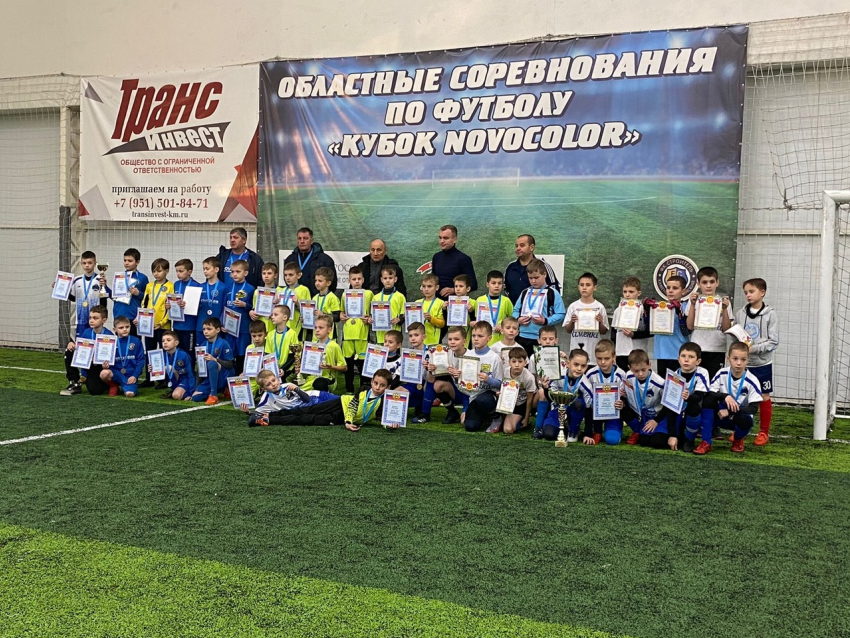 Юные футболисты «УНР-Каменка» сыграли в турнире на кубок спортивного сообщества «Новоколор"