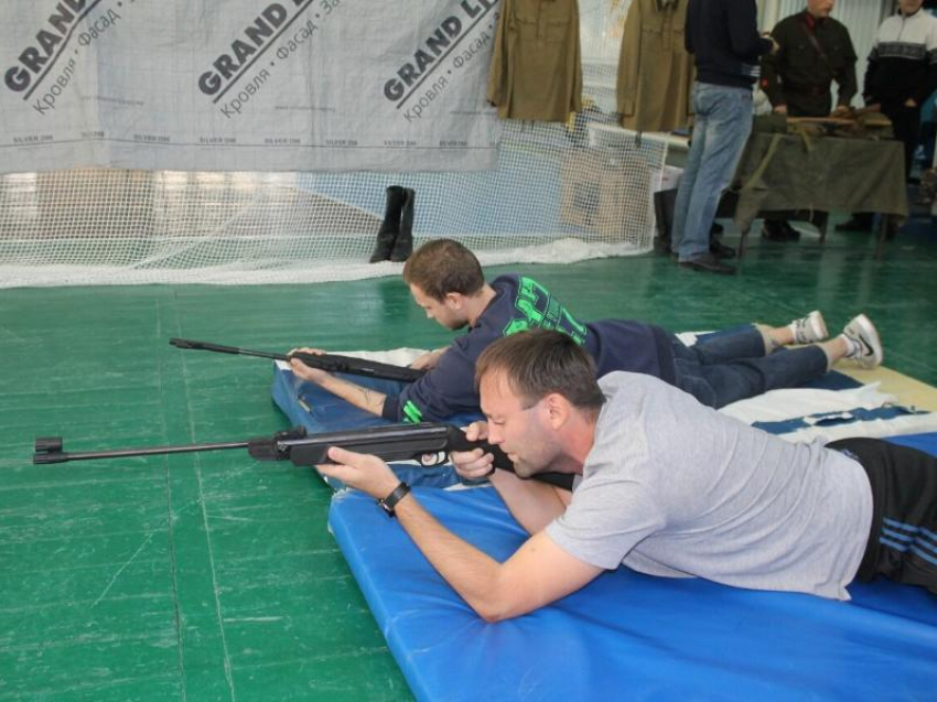 Меткость, ловкость и сноровку показали морозовчане на соревнованиях по стрельбе из пневматической винтовки
