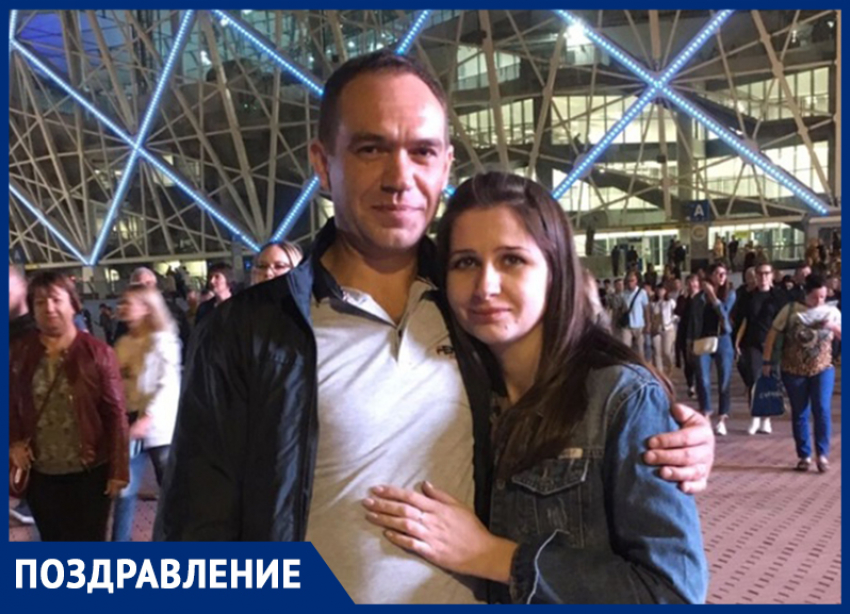 Юлию Череватенко с 10-летием совместной жизни поздравил муж