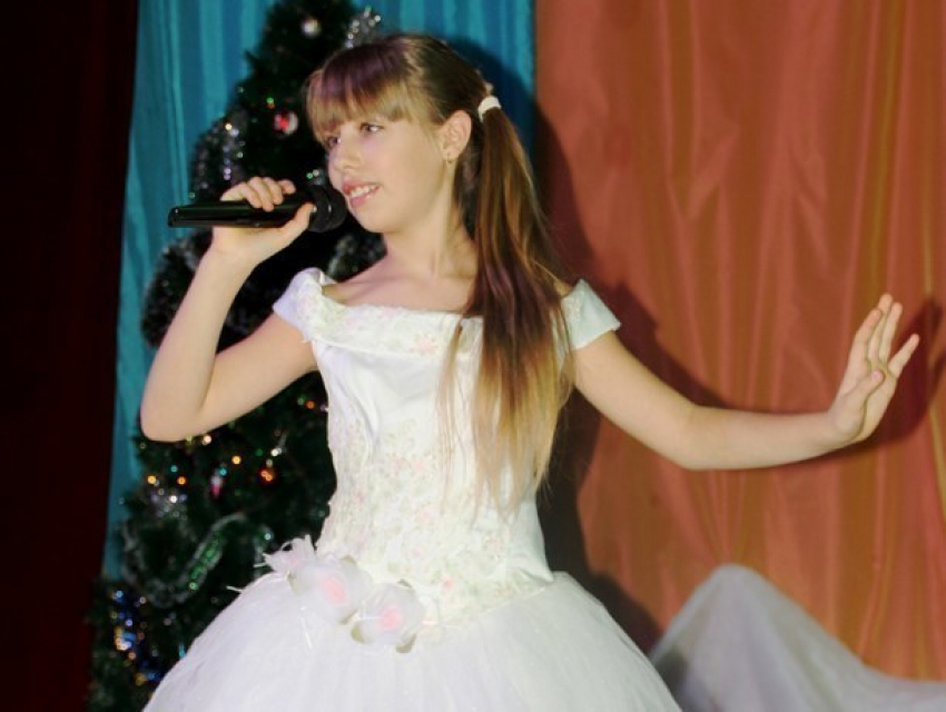 Песнями, сценками и гаданиями в Доме офицеров Морозовска отметили Рождество и Святки