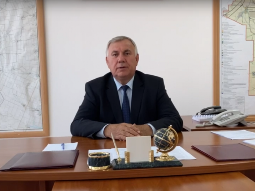 Ситуацию с дорогами прокомментировал глава администрации Морозовского района Петр Тришечкин