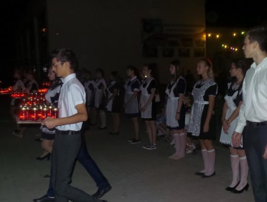 Концертом-акцией и красивым салютом отметили морозовчане 75-летия со дня освобождения Донской земли 
